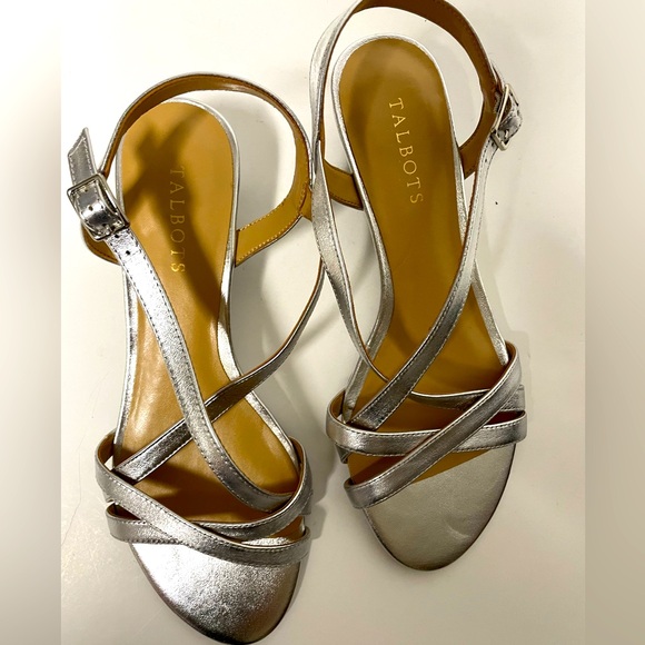 Talbots Silver Capri Leather Cross Straps Low Heel Sandals Womens 9 - Picture 3 of 7